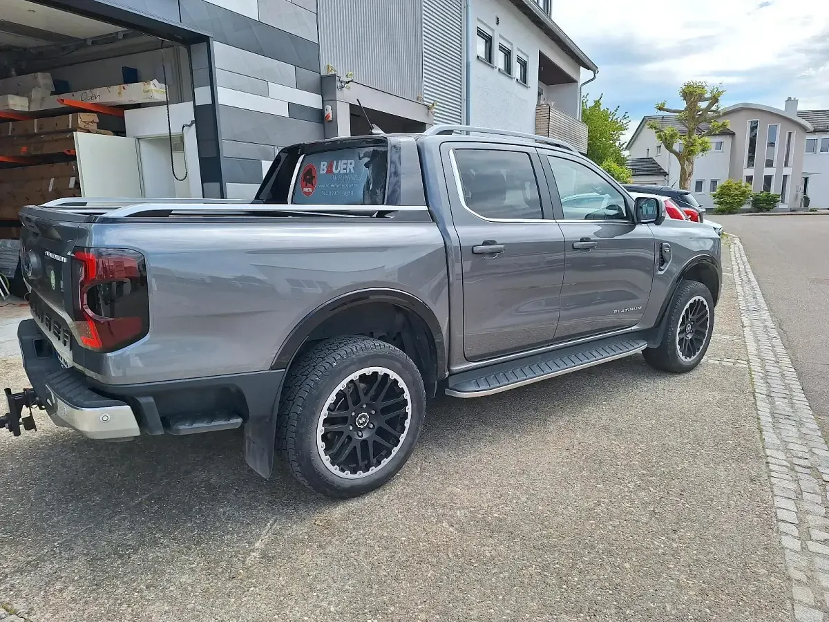 Gebraucht Ford Ranger Platinum 241 PS (177 kW) 2024 Grau Pickup