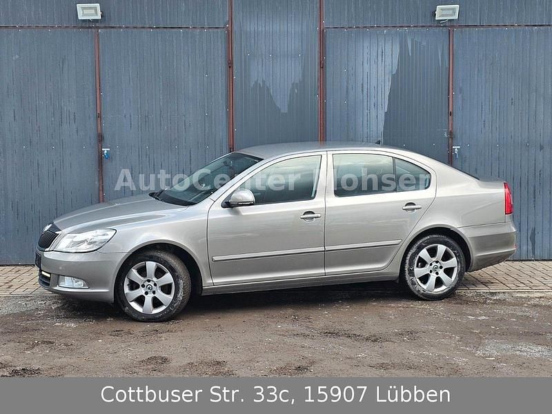 Gebraucht Skoda Octavia Ambiente 122 PS (89 kW) 2009 Beige Limousine