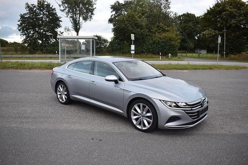 Silber Gebraucht 2023 VW Arteon Elegance Limousine | 29.900 € (Guter Preis) - Bild 1/4