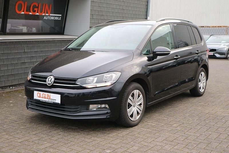 Gebraucht VW Touran Trendline 116 PS (85 kW) 2016 Schwarz Van / Kleinbus