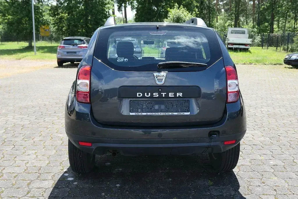 Gebraucht Dacia Duster Lauréate 105 PS (77 kW) 2015 Grau SUV