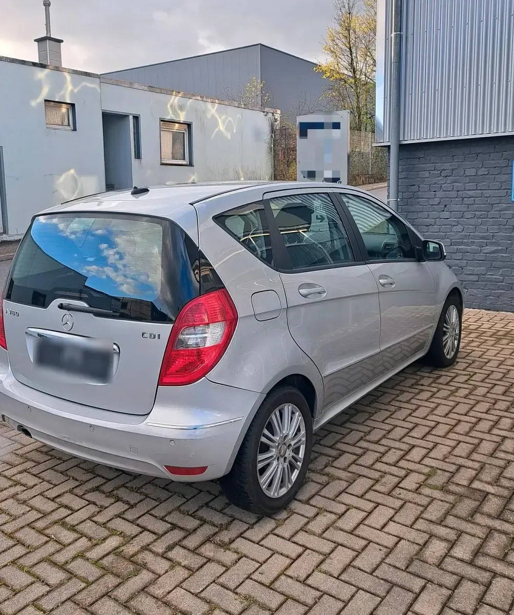 Gebraucht Mercedes A180 109 PS (80 kW) 2009 Silber Kleinwagen