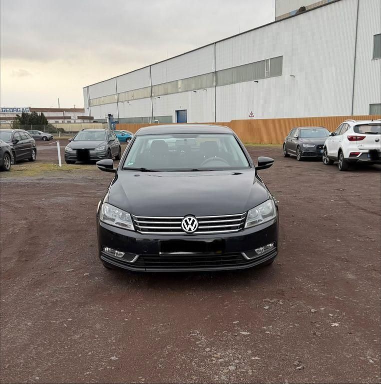 Gebraucht VW Passat 140 PS (102 kW) 2014 Schwarz Limousine