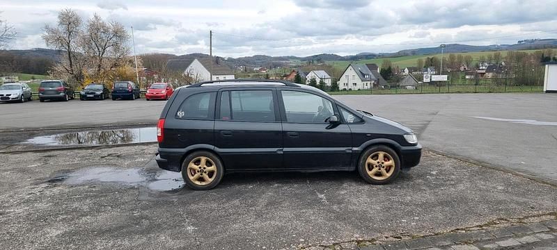 Gebraucht Opel Zafira 125 PS (91 kW) 2001 Schwarz Van / Kleinbus