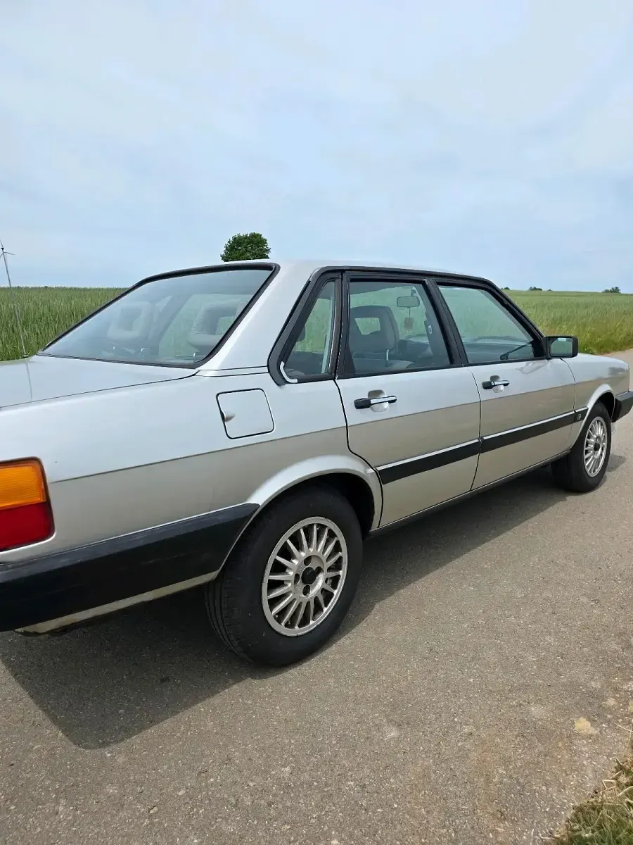 Gebraucht Audi 80 75 PS (55 kW) 1986 Grau Limousine