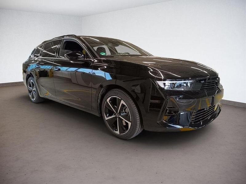 Gebraucht Opel Astra 131 PS (96 kW) 2024 Schwarz Kombi