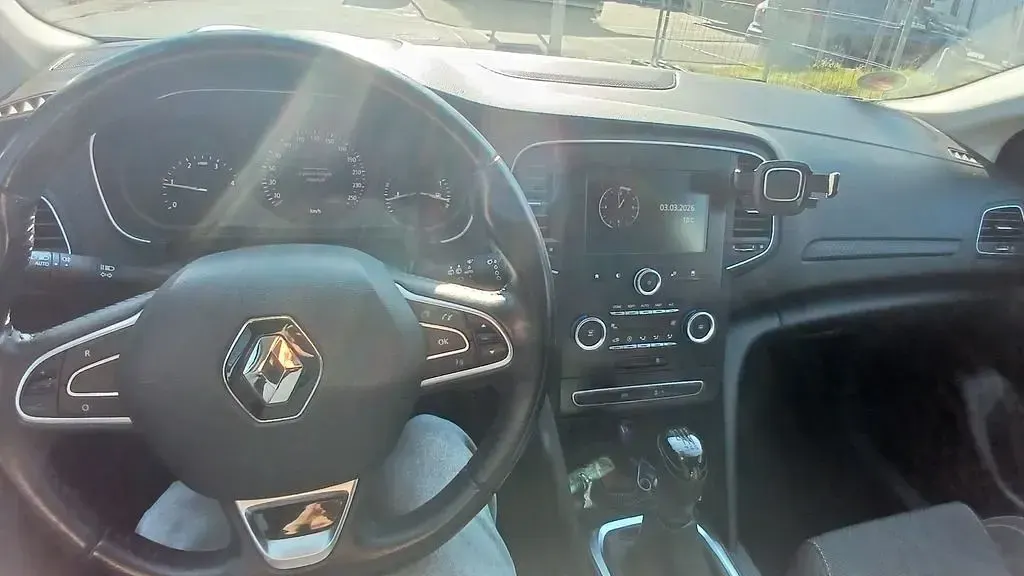 Gebraucht Renault Mégane Intens 110 PS (80 kW) 2018 Weiß Limousine