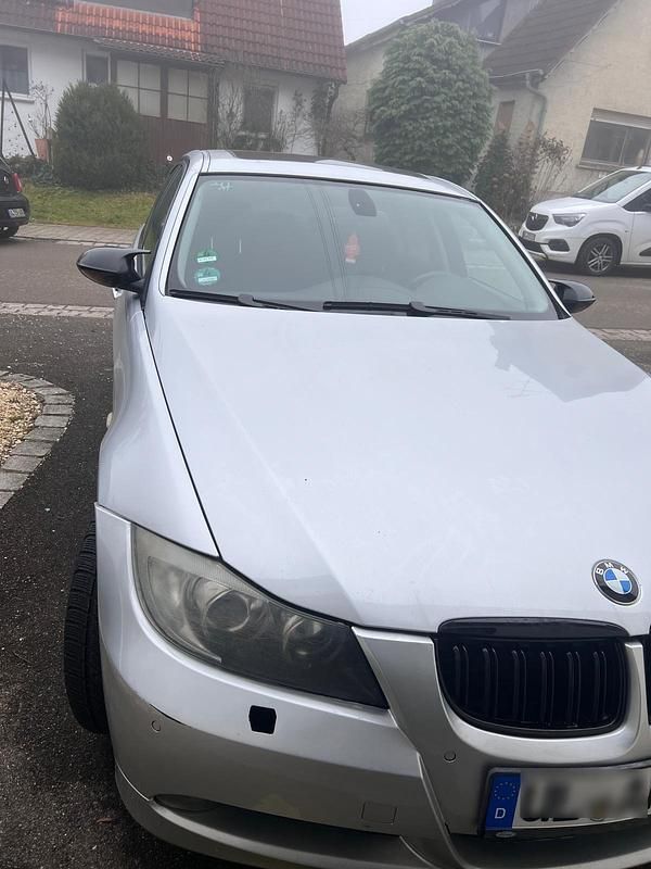Gebraucht BMW 320 177 PS (130 kW) 2008 Silber Limousine