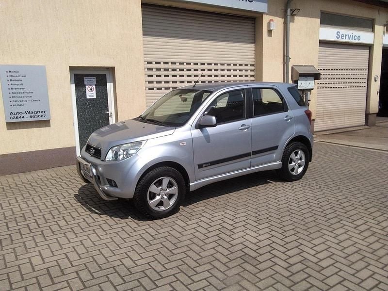 Silber Gebraucht 2008 Daihatsu Terios SUV | 8.500 € (Etwas zu teuer) - Bild 1/4