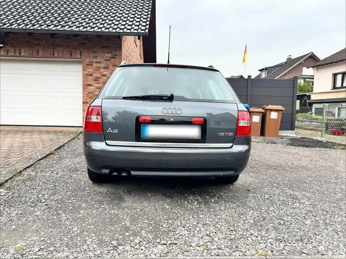 Gebraucht Audi A6 131 PS (96 kW) 2005 Grau Kombi