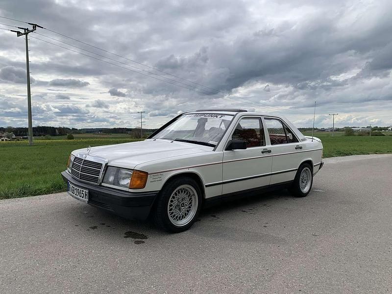 Weiß Gebraucht 1985 Mercedes 190 Limousine | 10.500 € - Bild 1/4