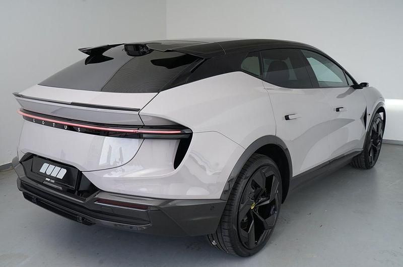 Neu Lotus Eletre 675 kW (918 PS) 2026 Grau SUV