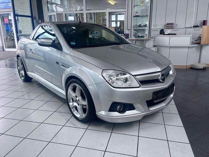 Silber Gebraucht 2006 Opel Tigra Edition Cabrio | 5.990 € - Bild 1/4