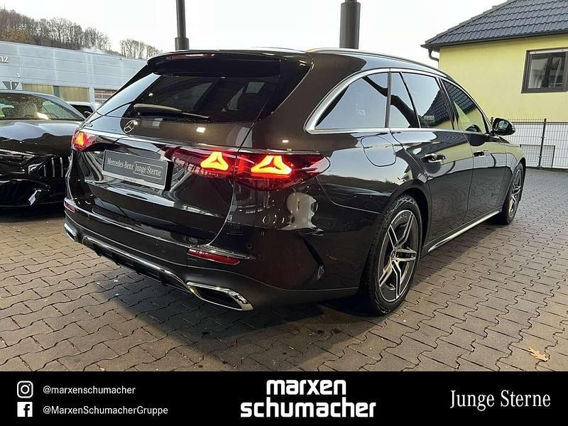 Gebraucht Mercedes E300 AMG line 313 PS (230 kW) 2024 Lack graphitgrau Kombi