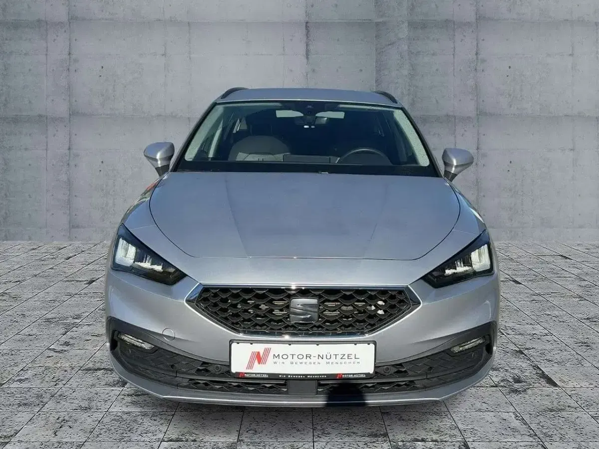 Gebraucht Seat Leon Style 150 PS (110 kW) 2023 Silber Limousine