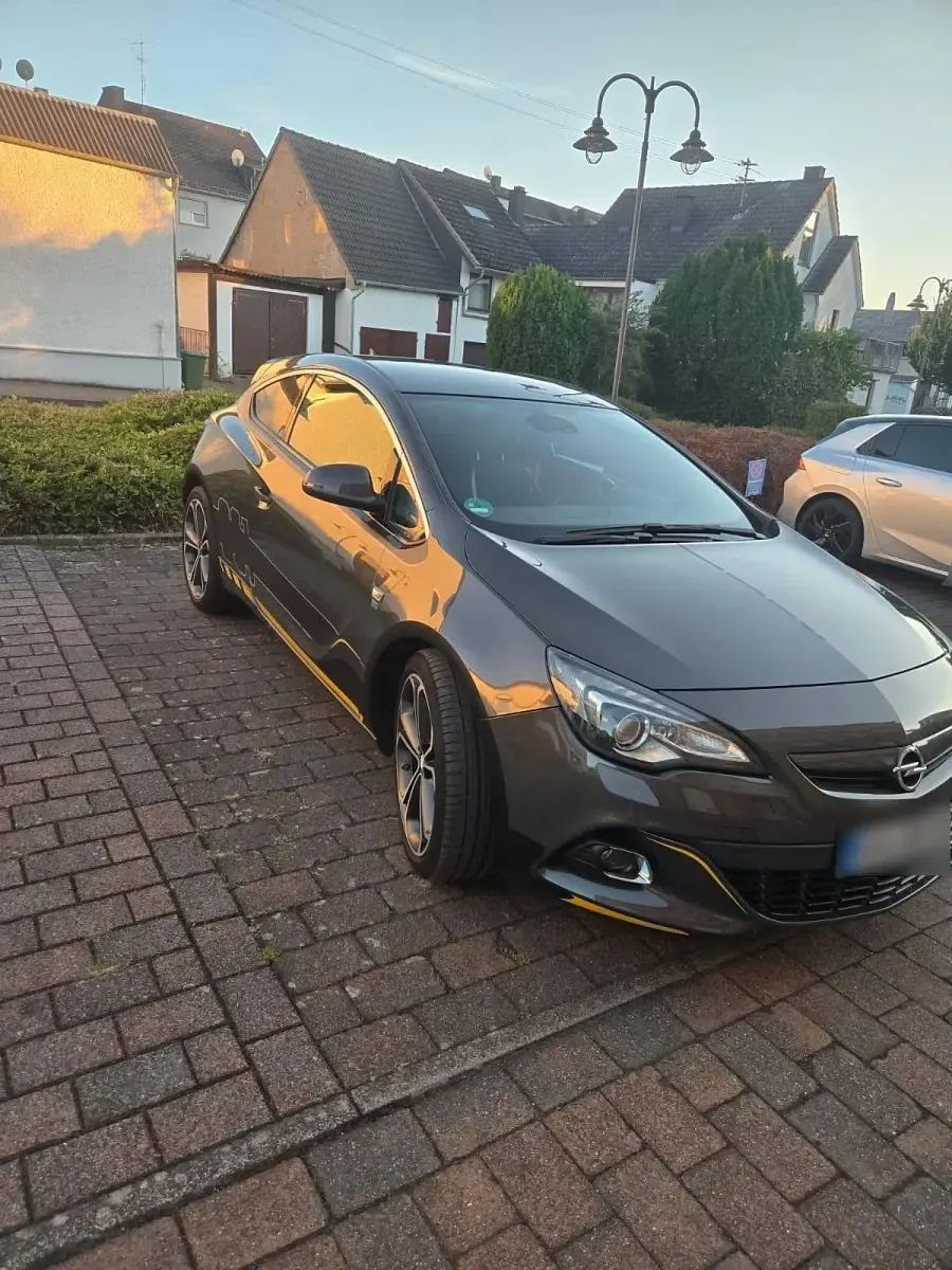 Gebraucht Opel Astra GTC OPC 200 PS (147 kW) 2014 Grau Coupé