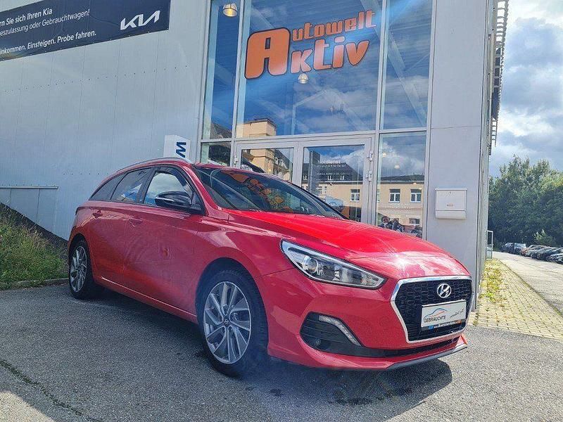 Gebraucht Hyundai i30 Trend 140 PS (102 kW) 2018 Rot Kombi