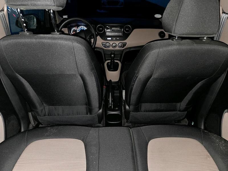 Weiß Gebraucht 2017 Hyundai i10 Kleinwagen | 4.850 € (Guter Preis) - Bild 1/4