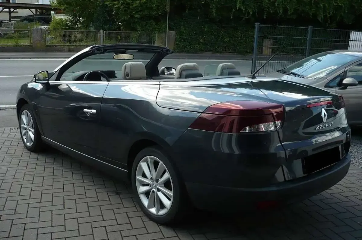 Gebraucht Renault Mégane Cabriolet Luxe 131 PS (96 kW) 2011 Grau Cabrio