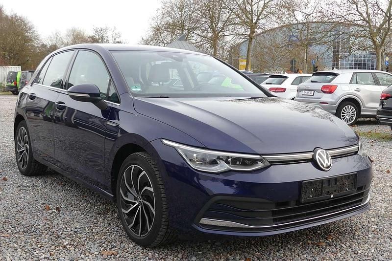 Gebraucht VW Golf VII Style 150 PS (110 kW) 2020 Atlantic blue metallic Kleinwagen