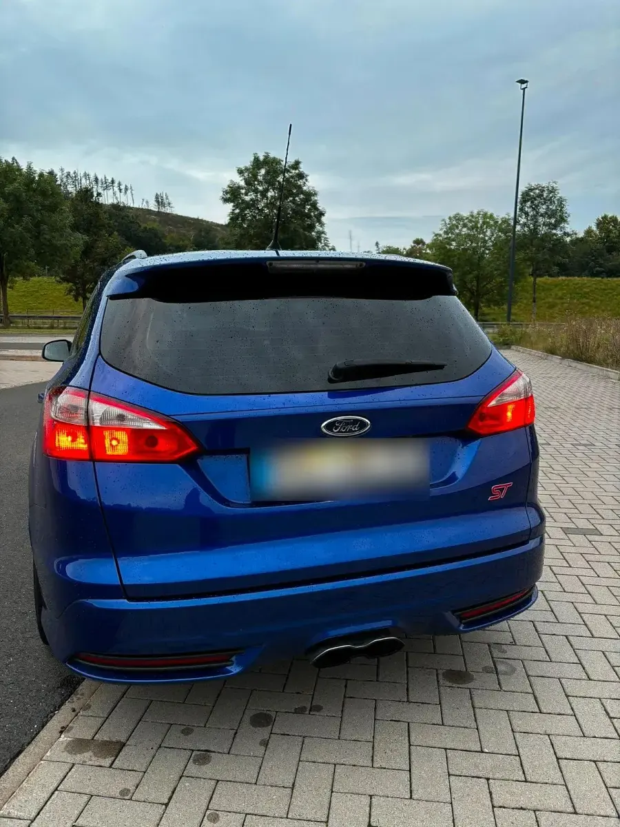 Gebraucht Ford Focus ST 250 PS (183 kW) 2013 Blau Kombi
