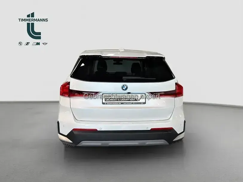 Gebraucht BMW iX1 230 kW (313 PS) 2023 Mineralweiß (metallic) SUV