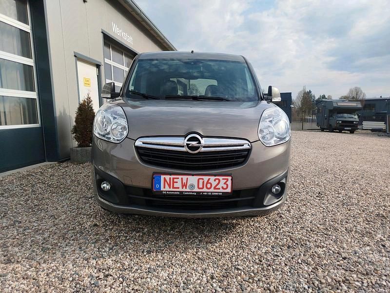 Używany Opel Combo Selection 90 KM (66 kW) 2014 Brązowy Minivan