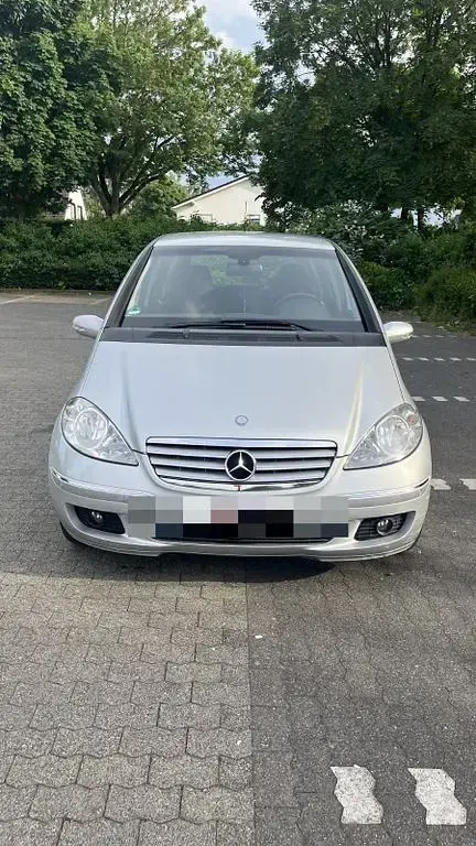 Gebraucht Mercedes A180 Elegance 109 PS (80 kW) 2006 Silber Van / Kleinbus