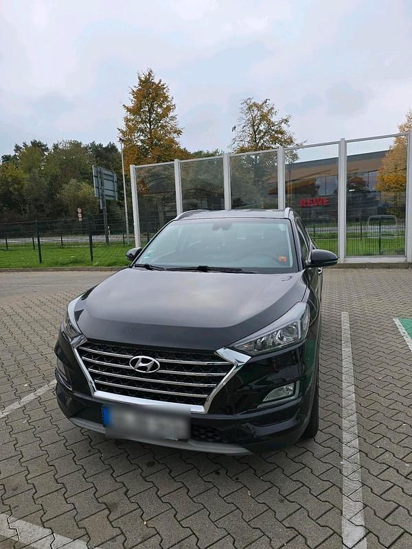 Schwarz Gebraucht 2018 Hyundai Tucson Trend SUV | 17.000 € (Guter Preis) - Bild 1/4
