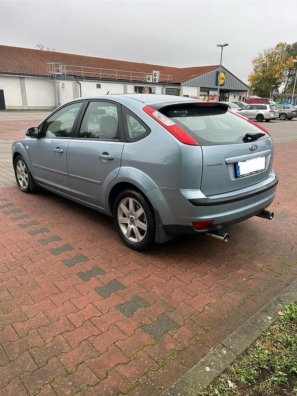 Blau Gebraucht 2005 Ford Focus Kleinwagen | 1.899 € (Guter Preis) - Bild 1/4