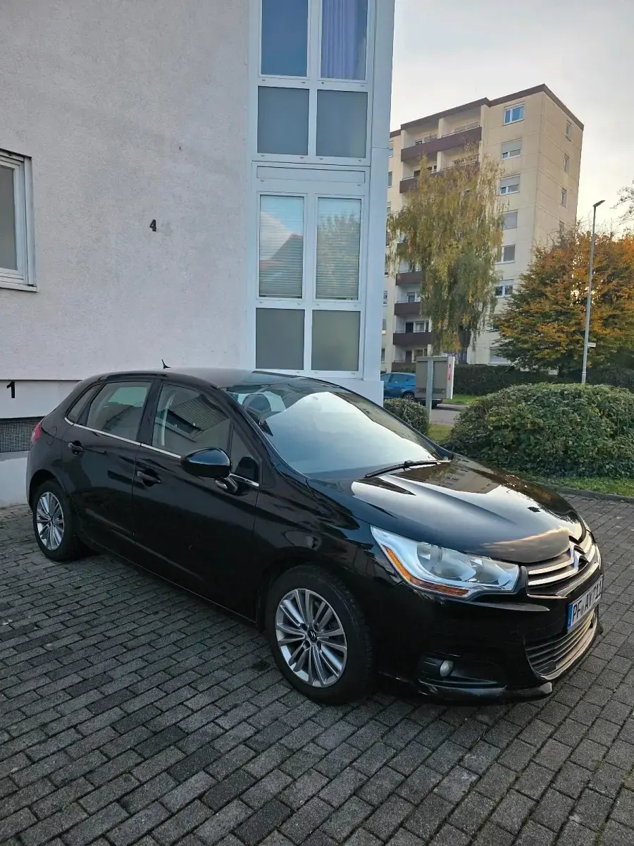 Gebraucht Citroën C4 120 PS (88 kW) 2012 Schwarz Limousine