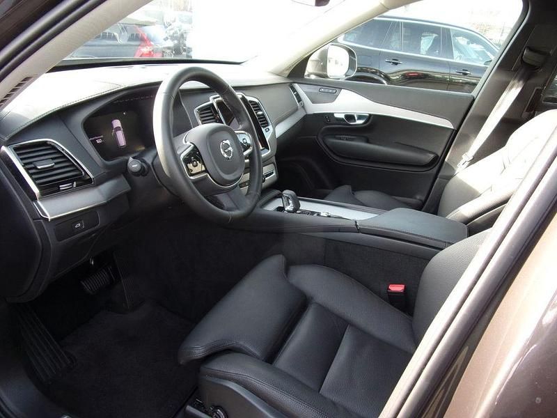 Gebraucht Volvo XC90 Plus 235 PS (172 kW) 2024 Grau SUV