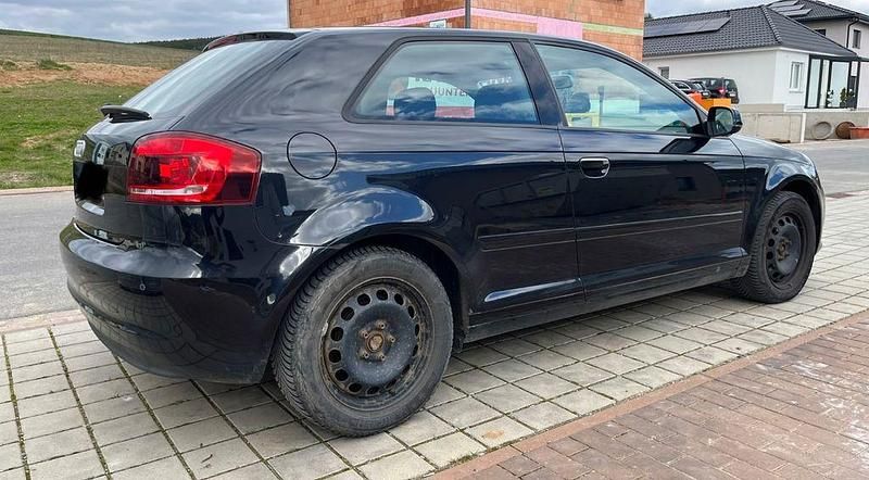 Gebraucht Audi A3 Ambiente 102 PS (75 kW) 2010 Schwarz Kleinwagen