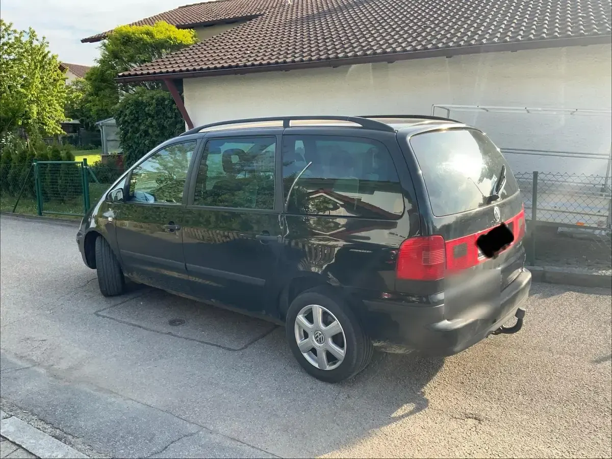 Gebraucht VW Sharan 90 PS (66 kW) 2002 Schwarz Van / Kleinbus