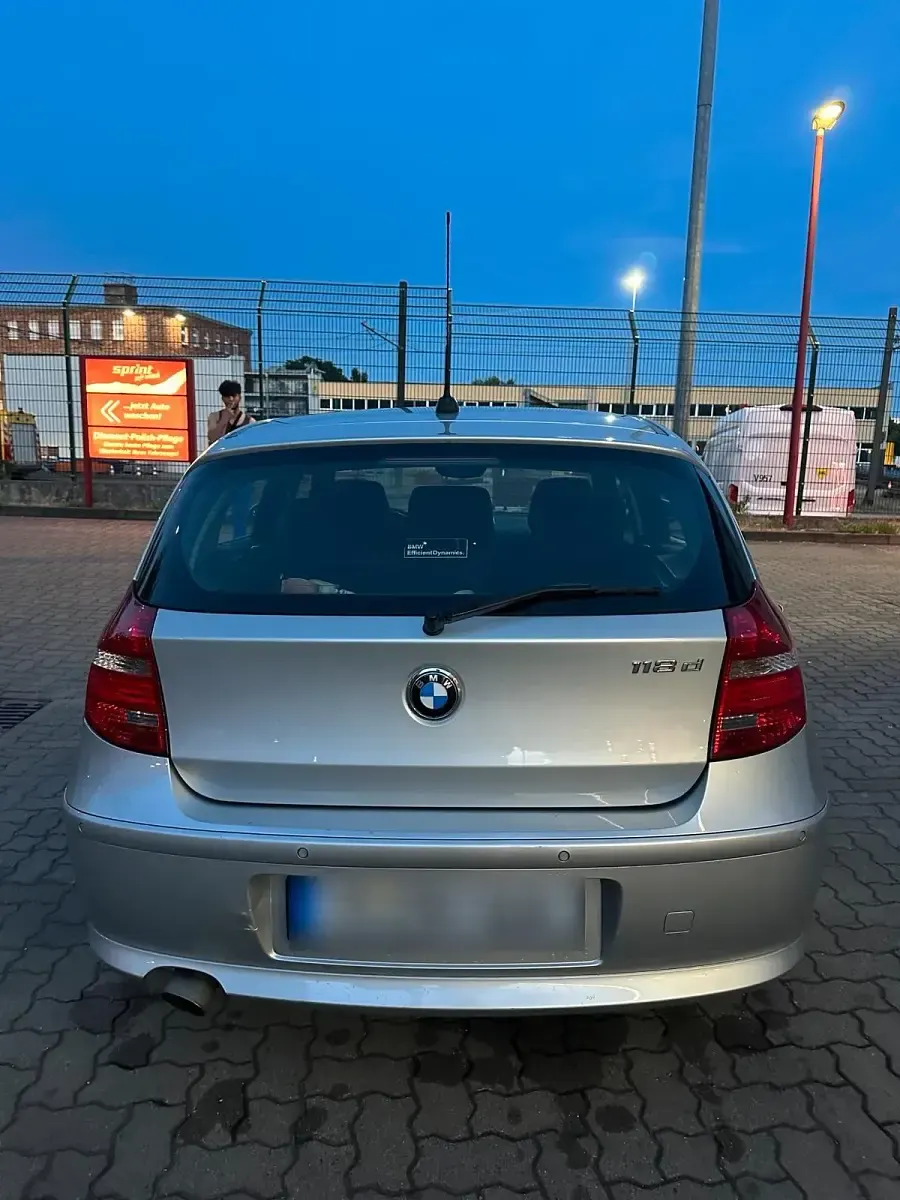 Gebraucht BMW 118 143 PS (105 kW) 2008 Silber Kleinwagen