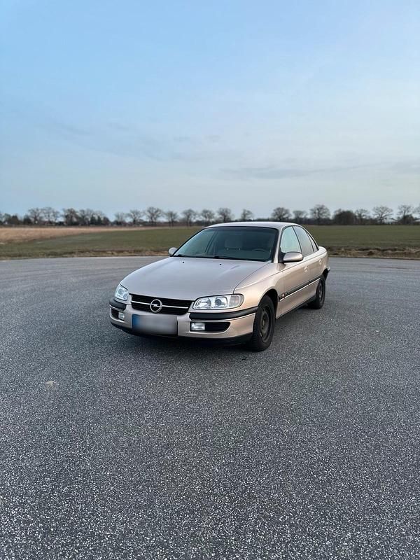 Gebraucht Opel Omega 136 PS (100 kW) 1998 Beige Limousine