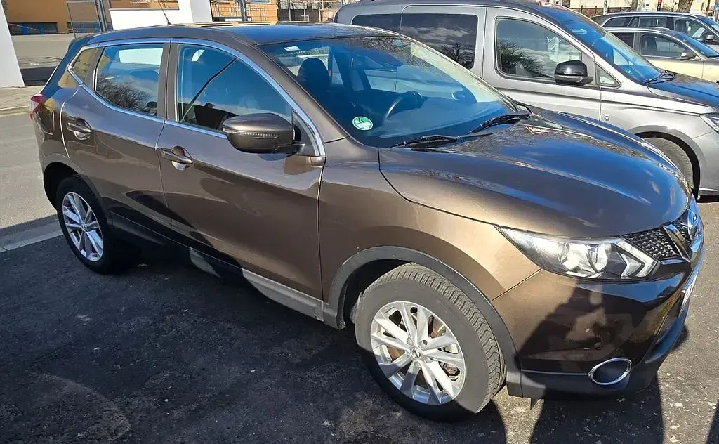 Gebraucht Nissan Qashqai Acenta 131 PS (96 kW) 2016 Braun SUV