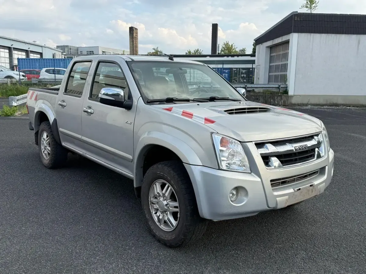 Gebraucht Isuzu D-Max 163 PS (119 kW) 2011 Silber Pickup