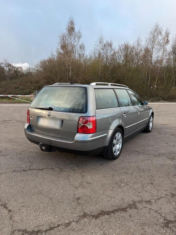 Gebraucht VW Passat Highline 150 PS (110 kW) 2001 Grau Kombi