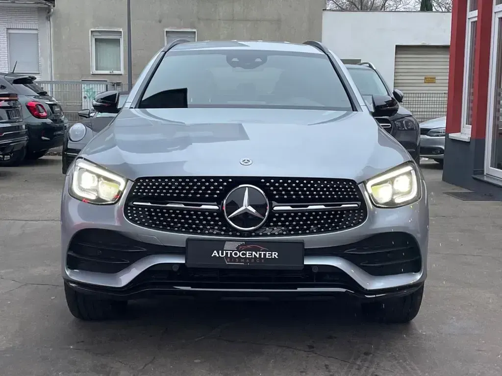 Gebraucht Mercedes GLC300 AMG line 211 PS (155 kW) 2020 Hightech silber SUV