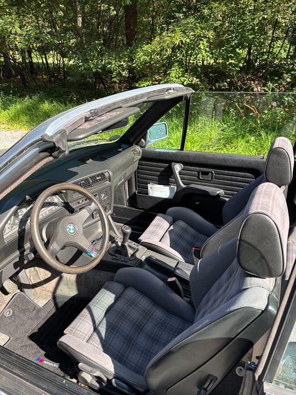 Gebraucht BMW 318 Basis 116 PS (85 kW) 1991 Blau Cabrio