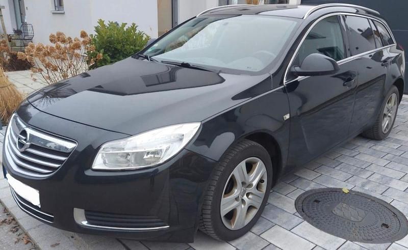 Schwarz Gebraucht 2010 Opel Insignia Edition Limousine | 2.990 € (Guter Preis) - Bild 1/3