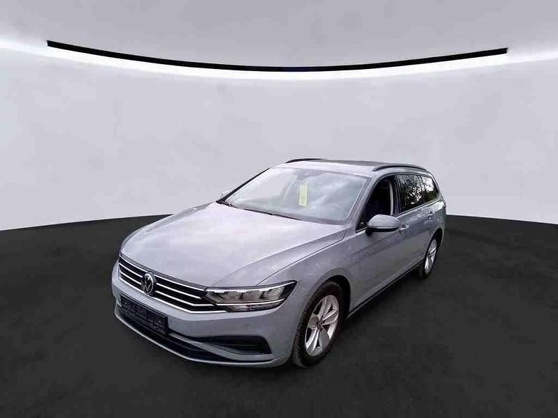 Mondsteingrau Gebraucht 2022 VW Passat Kombi | 21.950 € (Guter Preis) - Bild 1/4