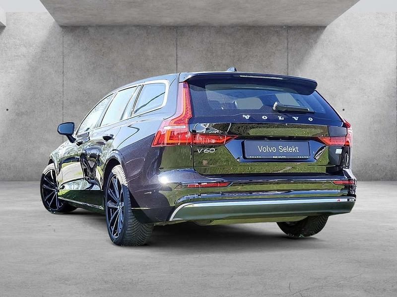 Brugt Volvo V60 Core 351 HK (258 kW) 2023 Sort Stationcar