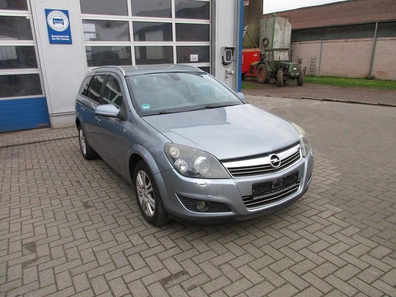 Gebraucht Opel Astra Innovation 115 PS (84 kW) 2009 Silber Kombi