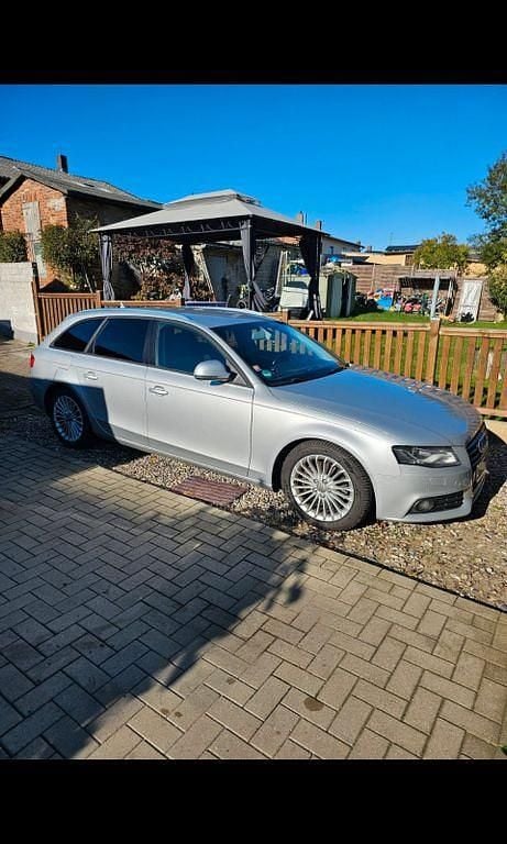 Silber Gebraucht 2009 Audi A4 Ambition Kombi | 5.499 € (Etwas zu teuer) - Bild 1/4