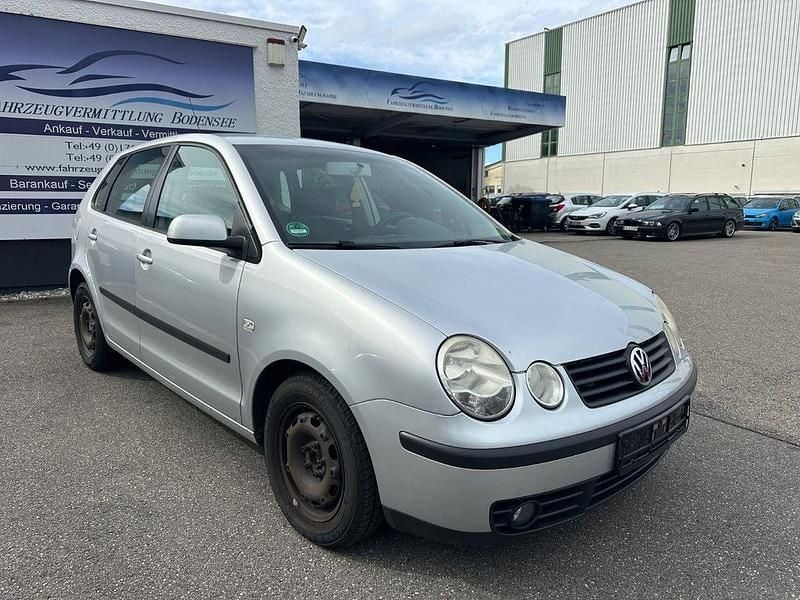 Silber Gebraucht 2004 VW Polo Comfortline Limousine | 999 € (Guter Preis) - Bild 1/4