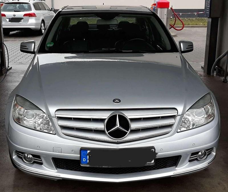 Silber Gebraucht 2010 Mercedes C220 Avantgarde Limousine | 7.299 € (Fairer Preis) - Bild 1/4