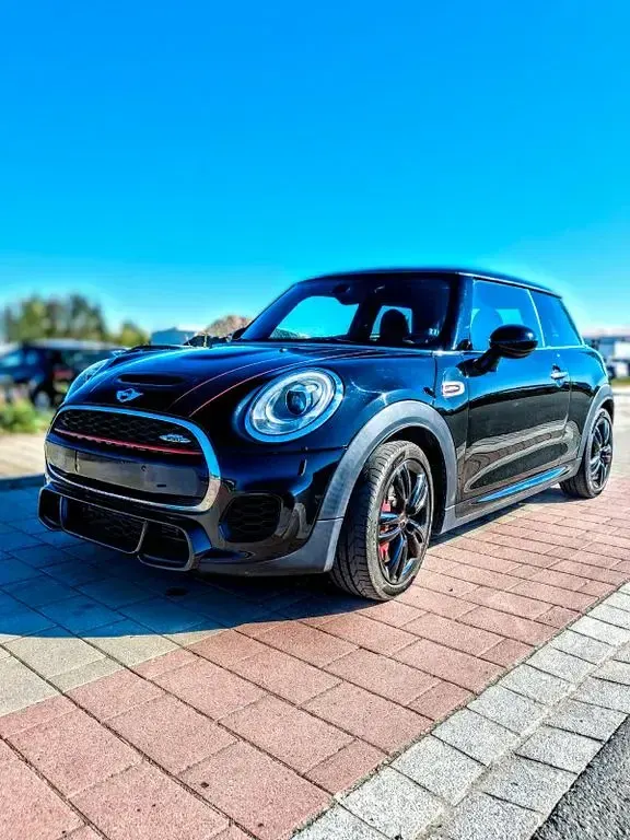 Second-hand Mini John Cooper Works 231 CP (169 kW) 2017 Negru Hatchback