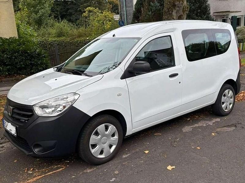 Weiß Gebraucht 2017 Dacia Dokker Essentiel Van | 7.999 € (Superpreis) - Bild 1/4